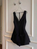 Elegant Black V-neck Design A-line Satin Lace-up Party Dress Homecoming Dress HZ1024